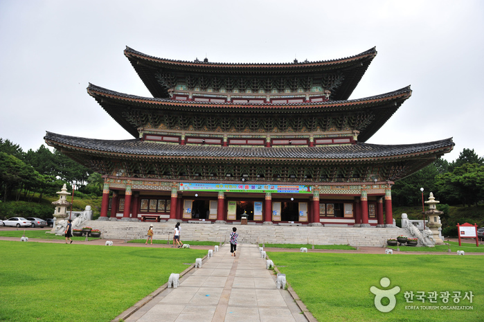 Yakcheonsa Temple (약천사)