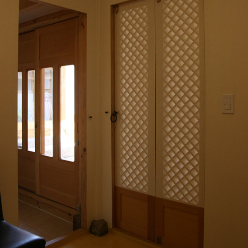 Charm House (참 하우스)