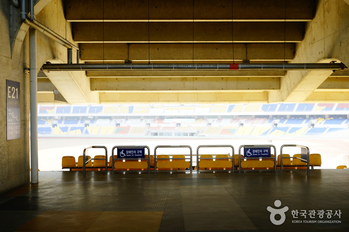 Busan Asiad Main Stadium (부산 아시아드주경기장)