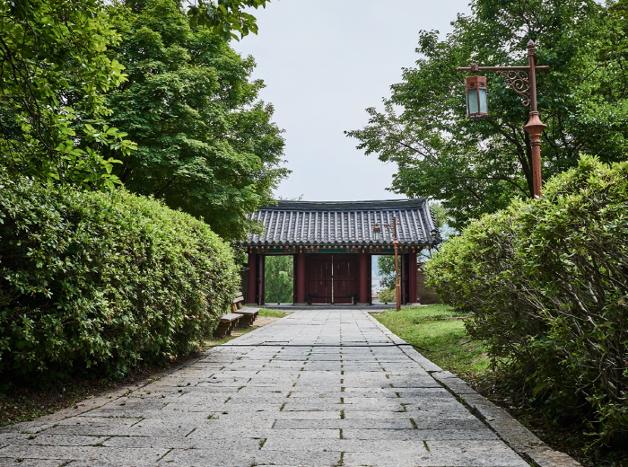 Site du palais Goryeogungji (고려궁지)