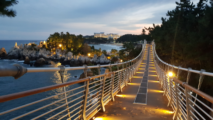 Подвесной мост Чхуам (추암 출렁다리) Miniatura