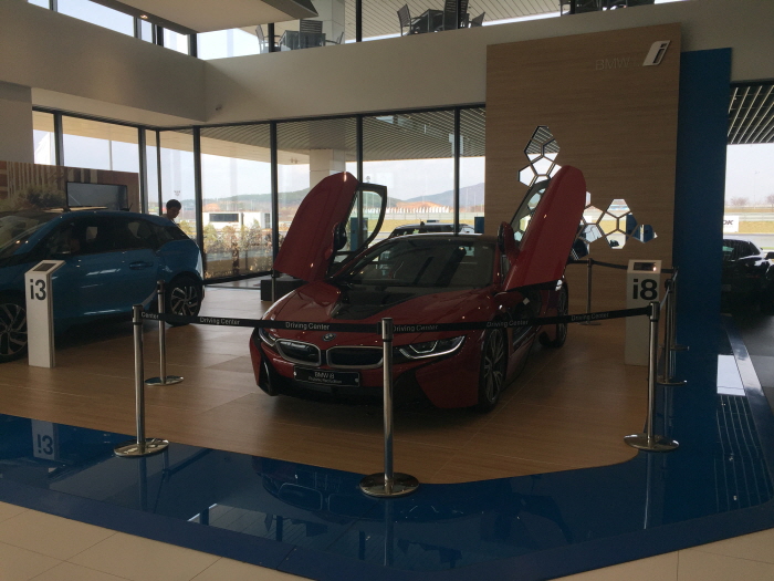 BMW 드라이빙센터