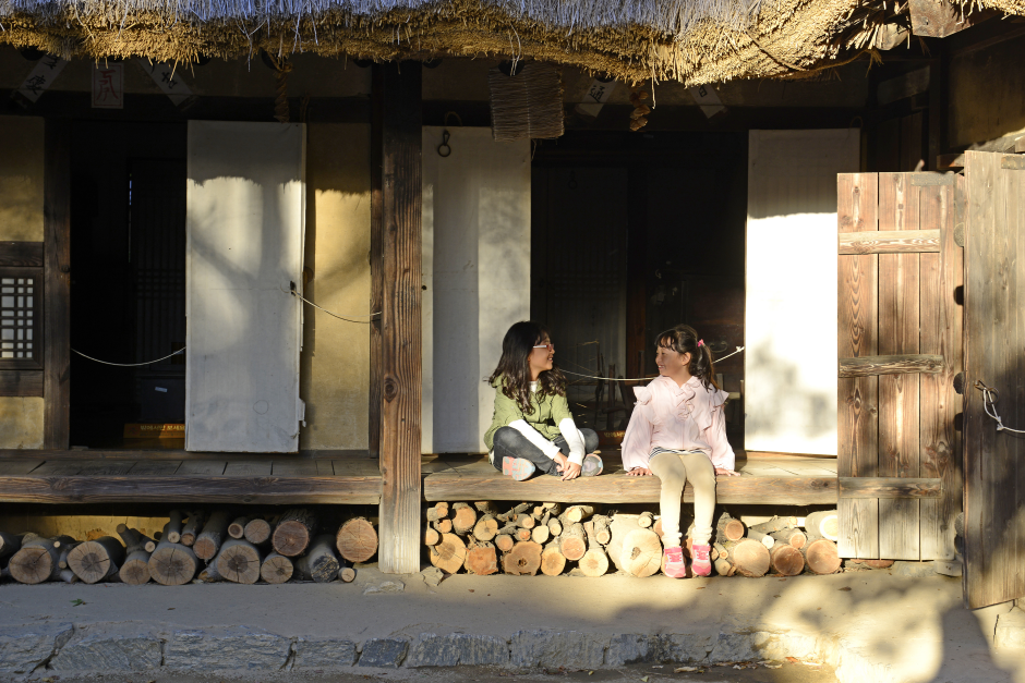 Korean Folk Village (한국민속촌)
