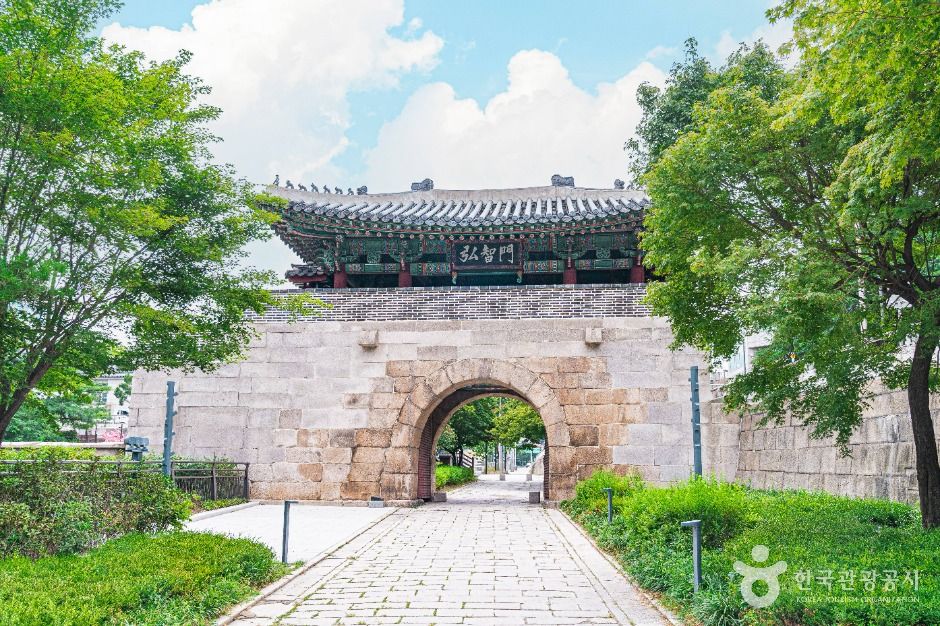 홍지문 및 탕춘대성