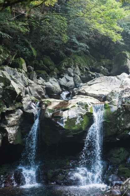 돈내코 원앙폭포