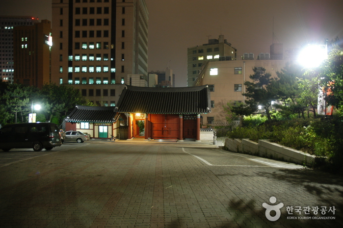 Namsangol Hanok Village (남산골 한옥마을)