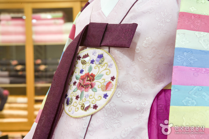 Boutique de Hanbok de Hansoonrye (한순례한복침구)