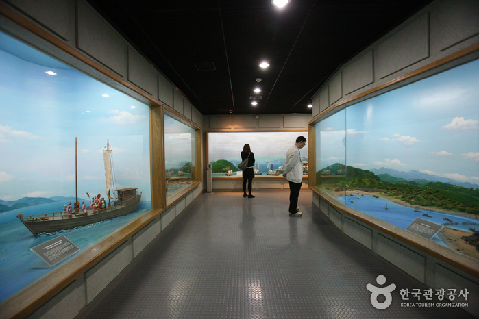 Jinhae Museum of Changwon City (창원시립진해박물관)