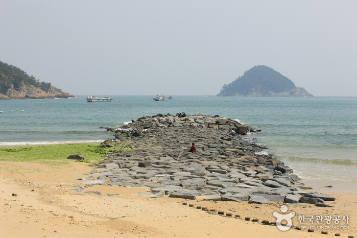 Sangju Silver sand Beach (상주 은모래비치)