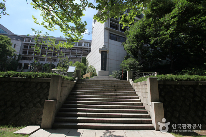 奨忠壇公園（장충단공원）