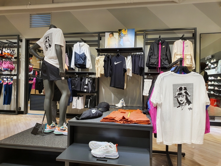 Nike - Lotte Daejeon Branch [Tax Refund Shop] (나이키 롯데대전)