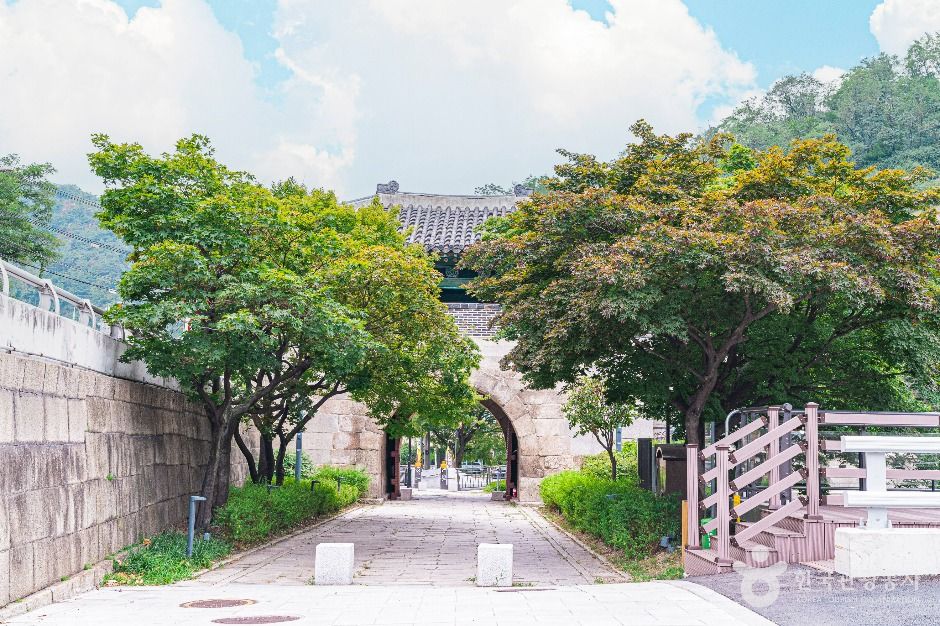 홍지문 및 탕춘대성
