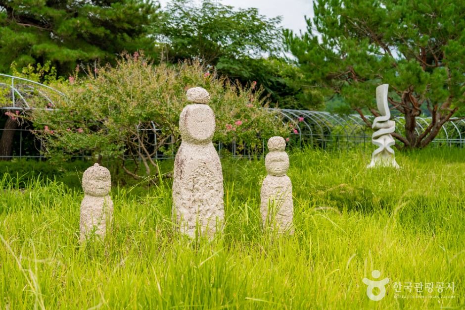 thumbnail-주암호조각공원-1