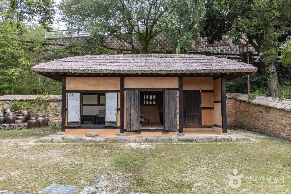 thumbnail-청마생가-2