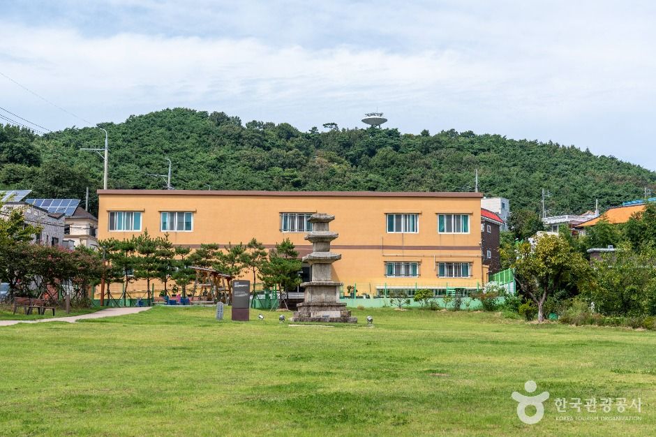 서산동문동오층석탑 및 당간지주