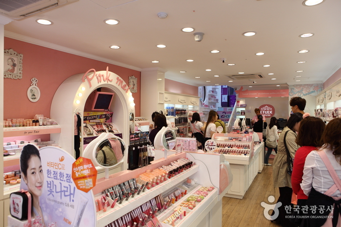 Sucursal en Myeong-dong de Etude House (에뛰드하우스 명동1호점)0