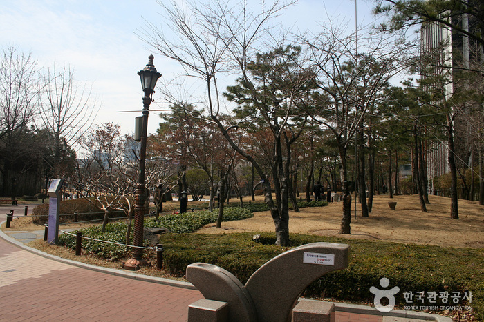 Gedenkpark Gukchaebosang (국채보상운동기념공원)