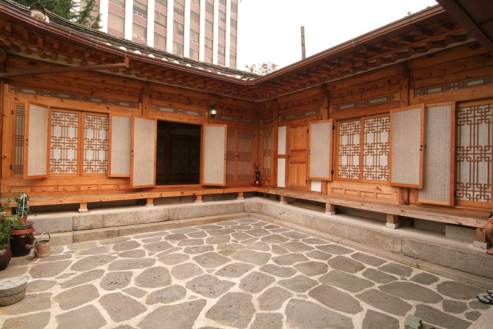 Moon Guesthouse (문게스...