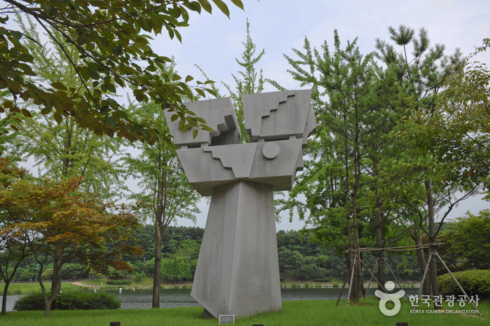 Seolbong-Park (설봉공원)