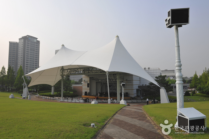 First Suwon Outdoor Concert Hall (수원 제1야외음악당)