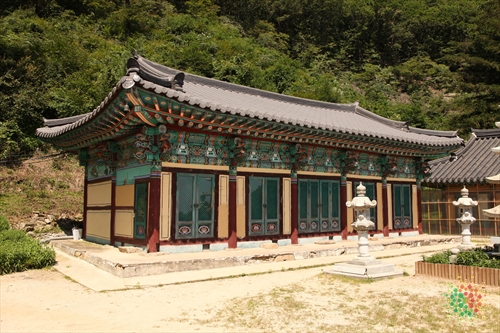 Baengnyeonsa Temple ...