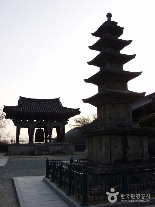 Hwaeomsa Temple (화엄사)