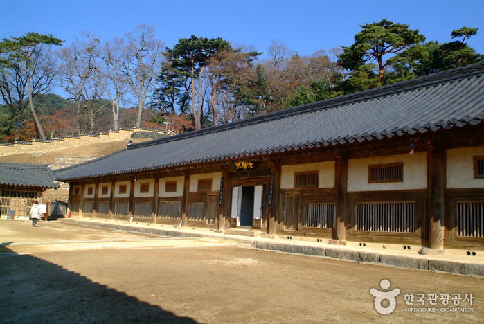 Hall de Janggyeong Panjeon du temple Haeinsa [Patrimoine Mondial de l’UNESCO] (해인사 장경판전)