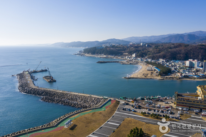 Морской порт Кангу (강구항)