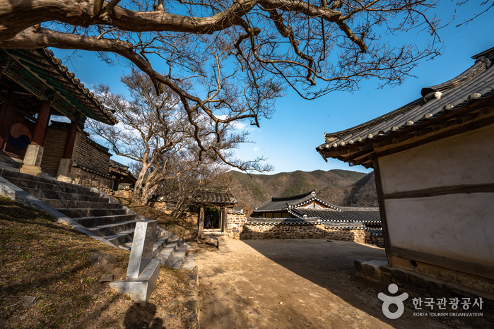 Academia Neoconfuciana Byeongsan Seowon (병산서원) [Patrimonio Cultural de la Humanidad de la Unesco]