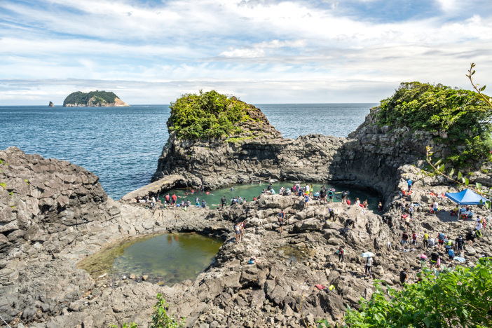 休假季西归浦顶级热门景点，黄牛地海边