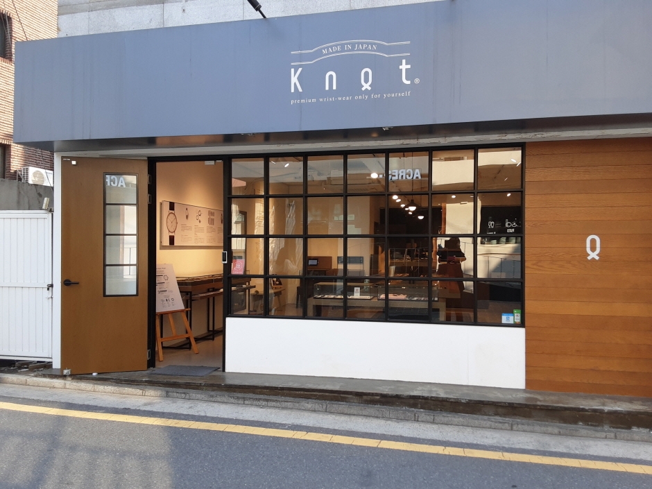 [事后免税店]林荫道Knot Gallery Shop(놋토갤러리숍 가로수)