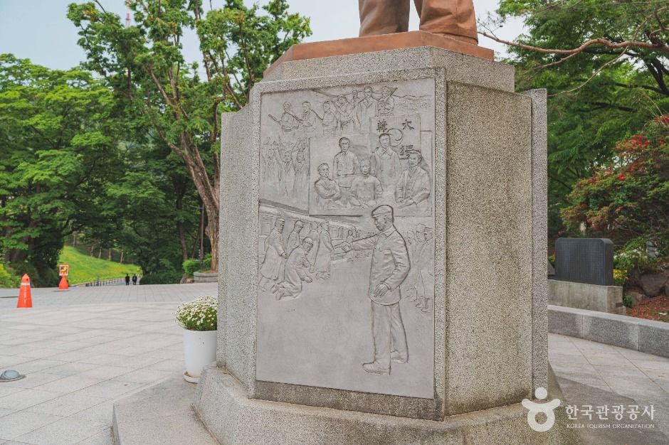 안중근의사 동상