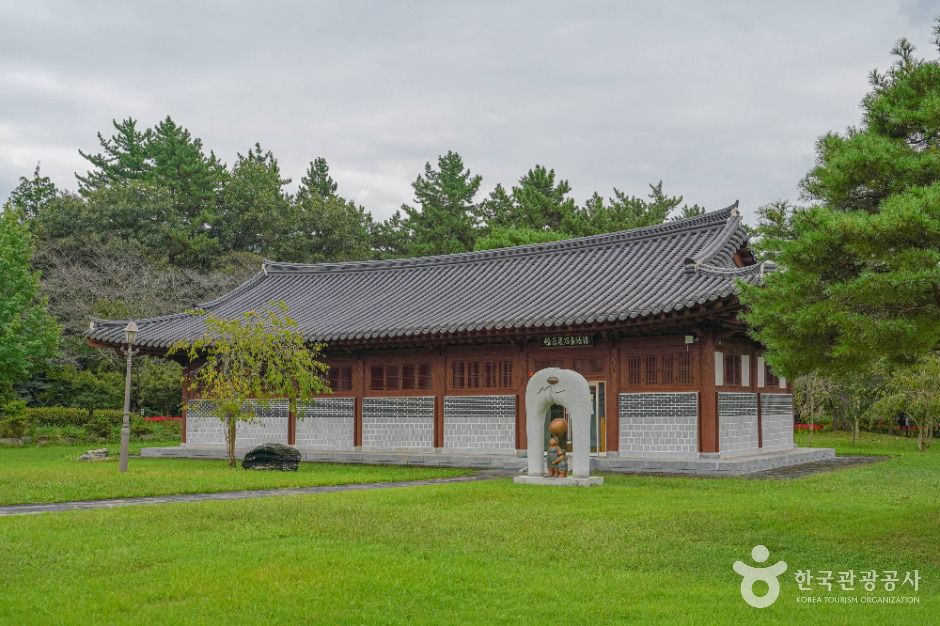 thumbnail-왕인박사유적지·성기동국민관광지-5