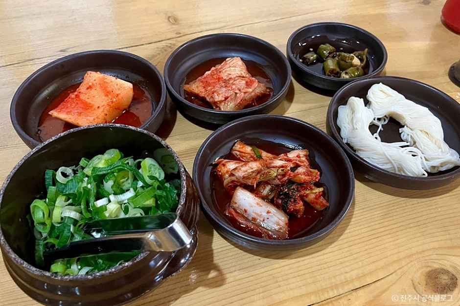 thumbnail-족보설렁탕-4