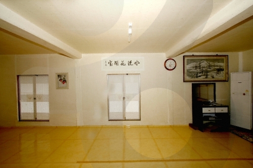 Gokjeongjae House (Geumhwallakji) (곡전재 전통한옥펜션)