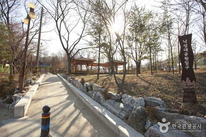 Park Nakseongdae (관악산 낙성대공원)