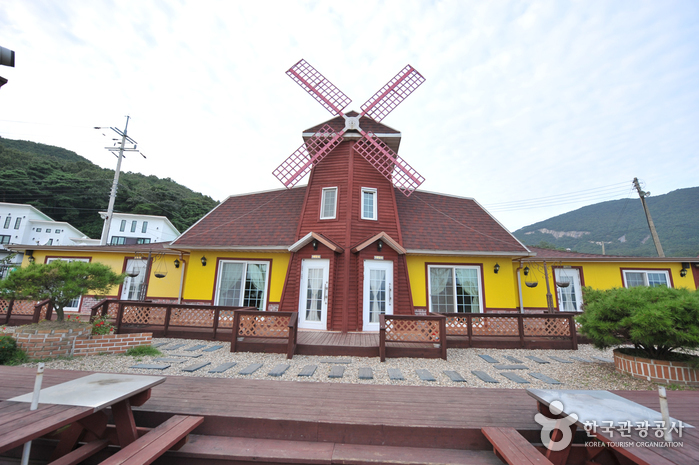 풍차마을 펜션