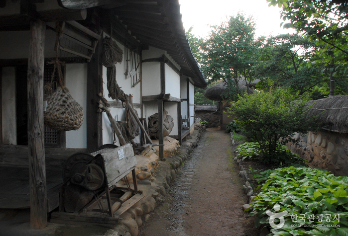 Cheongpung Cultural Heritage Complex (Cheongpung Cultural Heritage Complex)(청풍문화재단지)