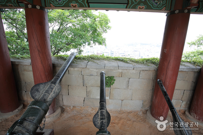 Крепость Чинчжусон (진주성)