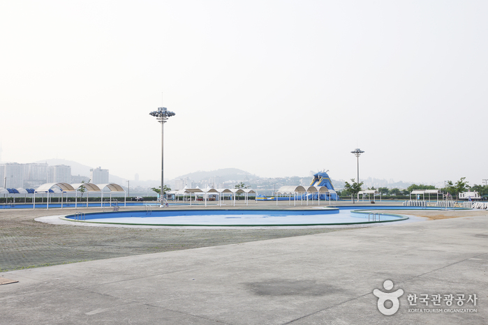 Freibad im Hangang-Park Jamwon (한강시민공원 잠원수영장(실외))