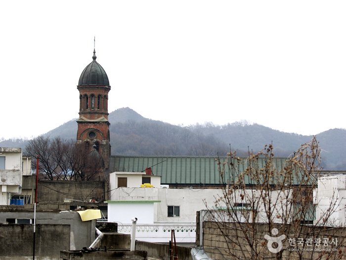 Jeondong Catholic Church (전주전동성당)