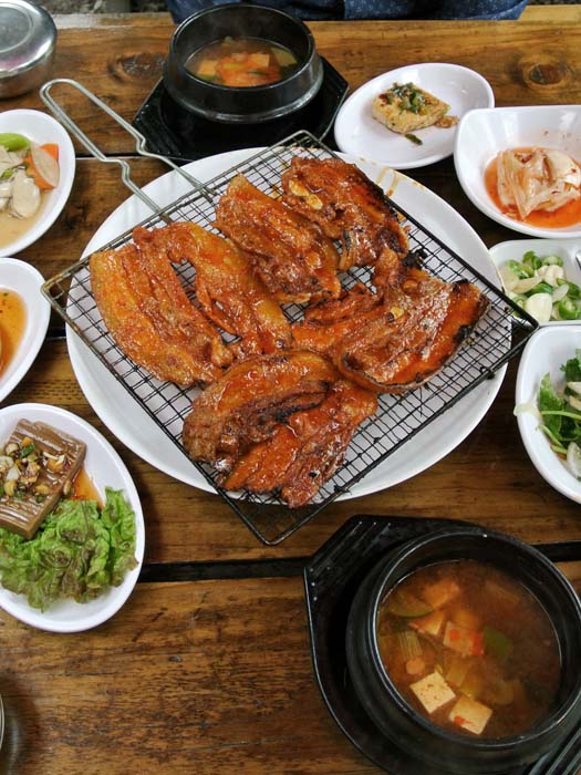 거정석 먹여 키운 일등 품질, 문경약돌 돼지&한우