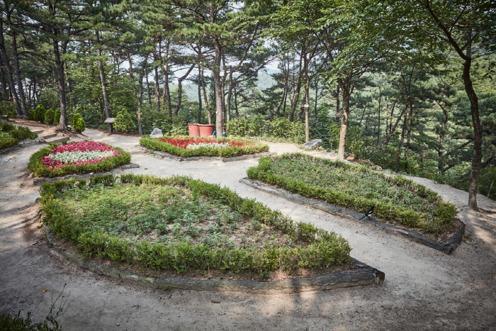 Samseongsan Holy Ground (삼성산성지)
