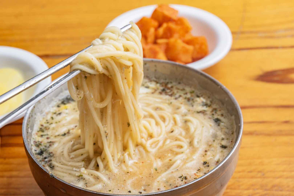 Veteran Kalguksu (베테랑칼국수)