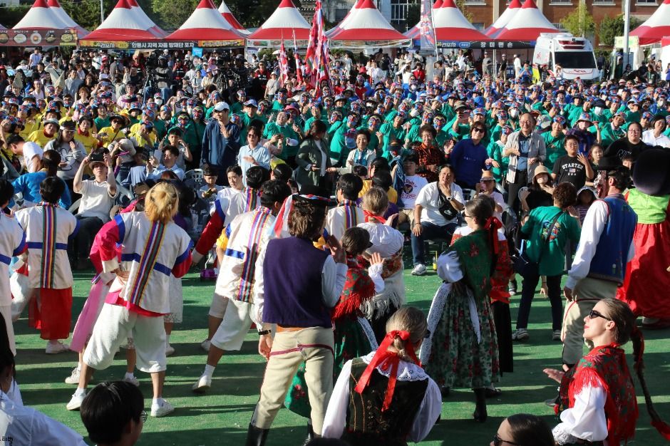 Festival de la Danza de Máscaras de Andong (안동국제탈춤페스티벌)