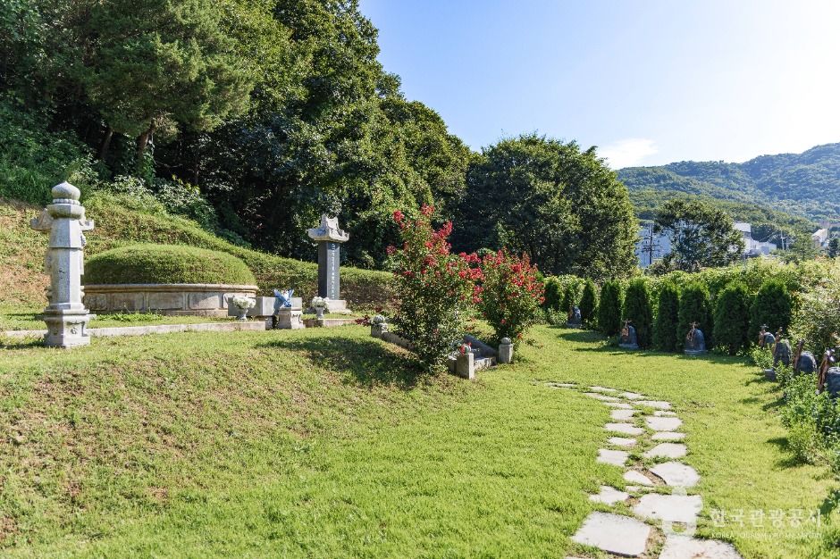 thumbnail-순교자 황사영 알렉시오 묘-6