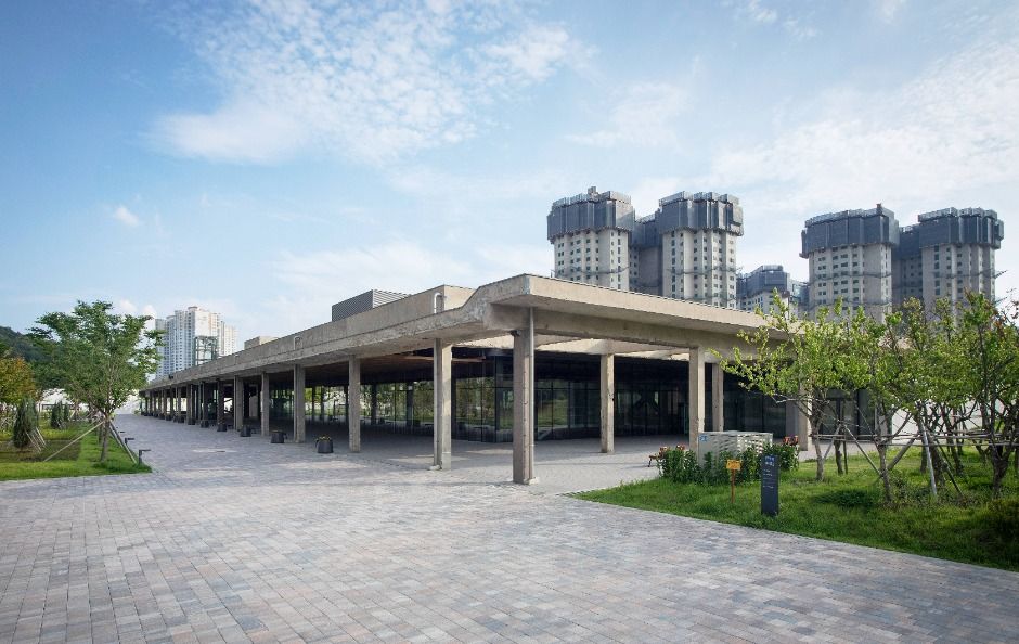 복합문화공간 111씨엠(111CM)