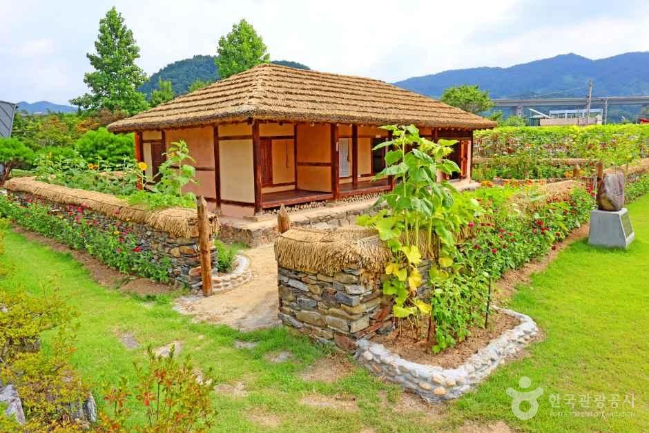 thumbnail-오장환문학관-10