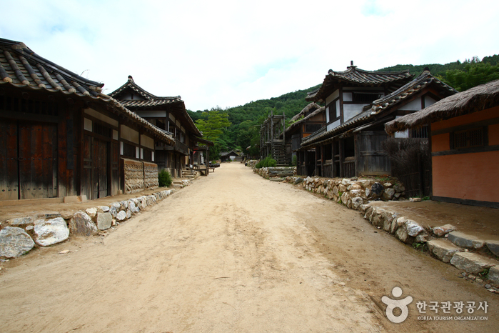 Cheongpung Cultural Heritage Complex (Cheongpung Cultural Heritage Complex)(청풍문화재단지)