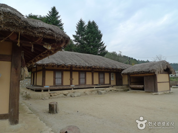 Lee Hyo-seok Culture Village (이효석문화마을)